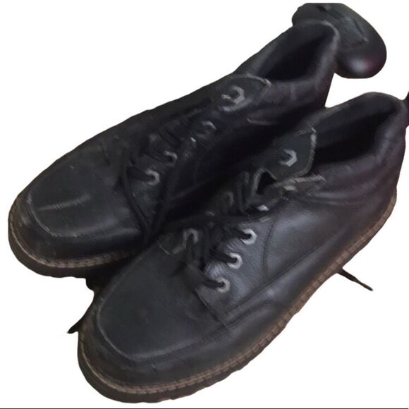 Bass size 10 black leather lace up boots great condition - Picture 1 of 5
